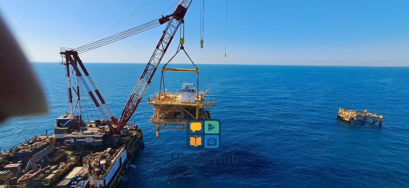 خدمات البترول البحرية تنجح في تركيب منصة غرب البرلس